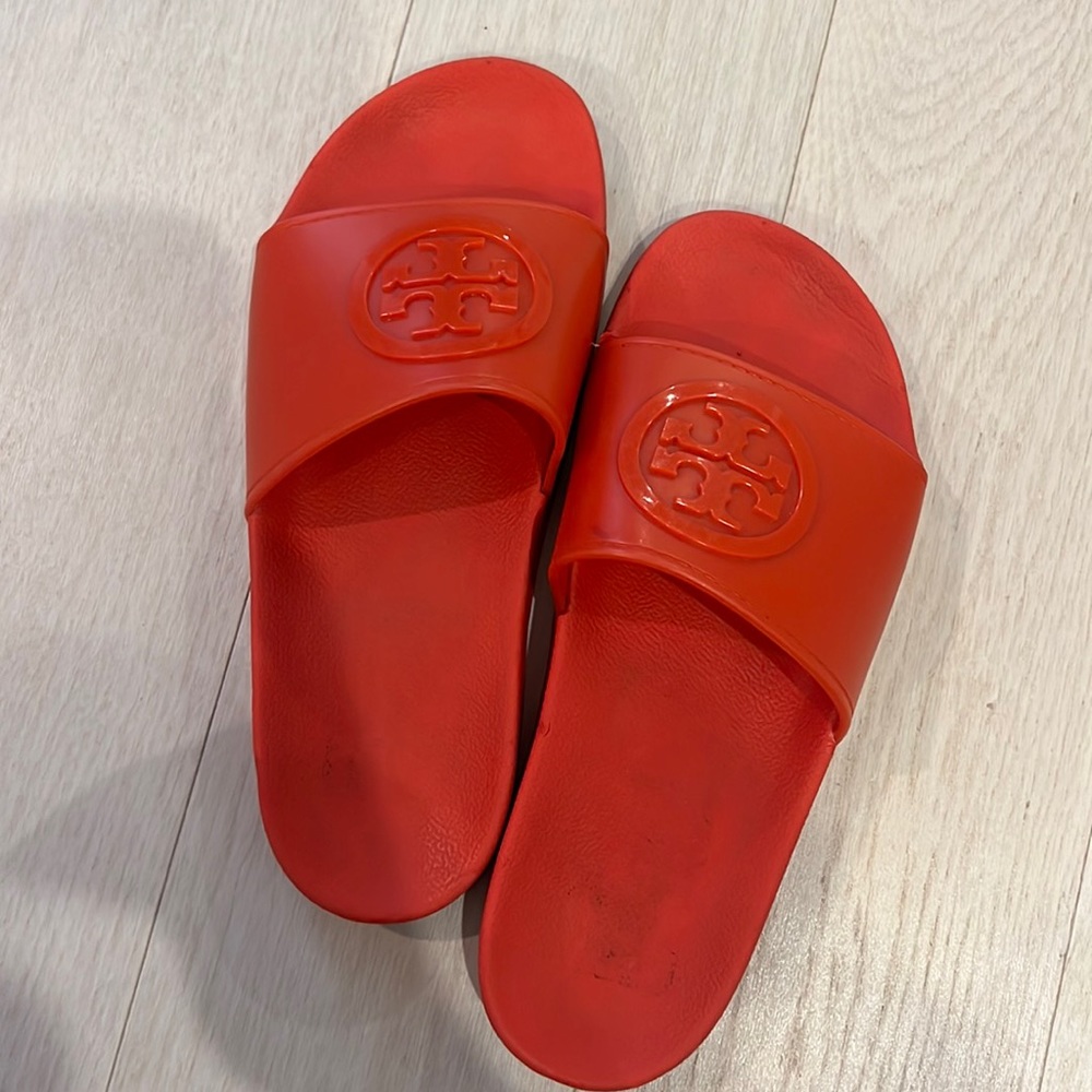 Tory Burch Women’s Red Logo Rubber Pool Slides - size 7